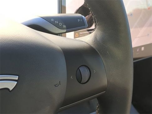 Used 2022 Tesla Model Y Performance image 28