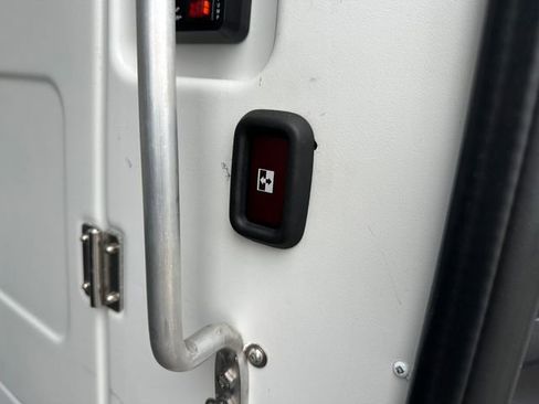 Used 2022 Mercedes-Benz Sprinter 4500 w/ Parking Package image 19