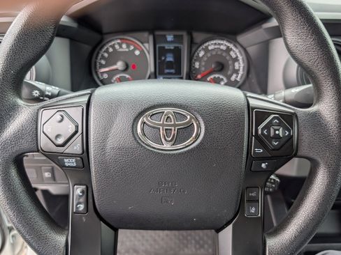 Used 2022 Toyota Tacoma SR RWD image 18