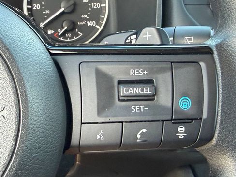 Certified 2023 Nissan Rogue SV FWD image 15