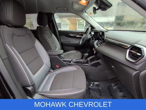 Certified 2025 Chevrolet TrailBlazer LT AWD/4WD image 26
