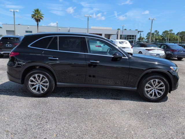 Used 2026 Mercedes-Benz GLC 300 image 3