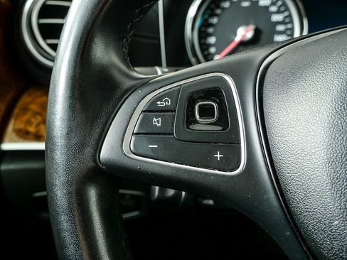 Used 2018 Mercedes-Benz E 400 4MATIC Sedan image 11