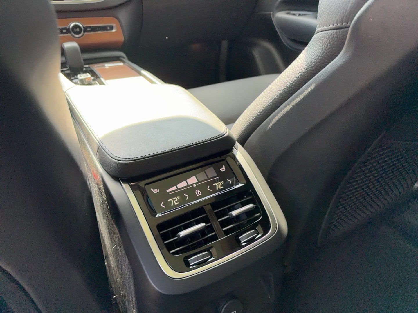 Certified 2023 Volvo XC90 T8 Plus w/ Protection Package AWD/4WD image 15