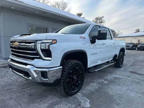 Used 2024 Chevrolet Silverado 2500 LTZ w/ LTZ Plus Package image 3