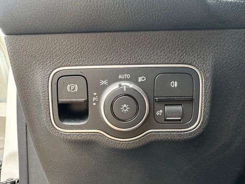 Used 2023 Mercedes-Benz EQB 250+ image 34