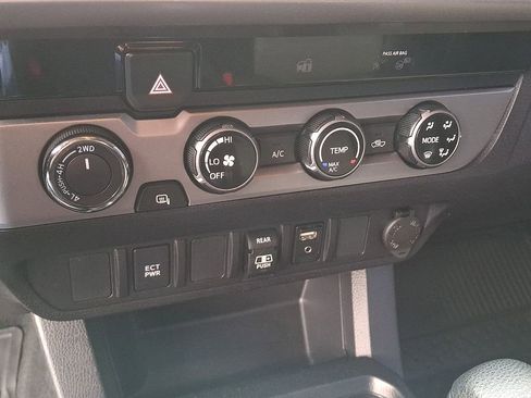 Used 2018 Toyota Tacoma SR5 image 15