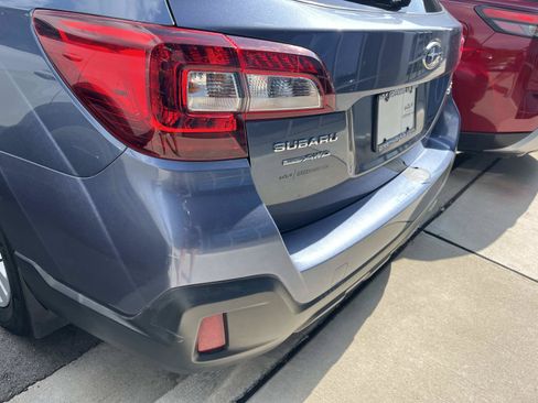 Used 2018 Subaru Outback 2.5i Premium AWD/4WD image 8