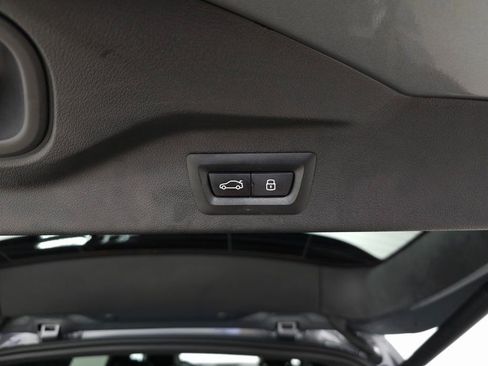 Used 2025 BMW X7 M60i image 11