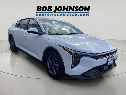 Used 2025 Kia K4 FWD image 1