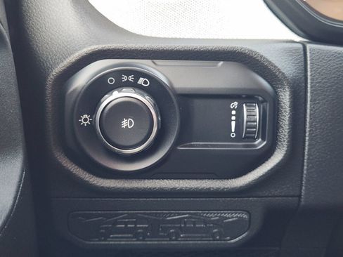 Used 2025 Jeep Wrangler Sport AWD/4WD image 23