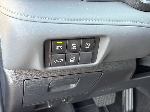 Used 2024 Toyota Highlander Platinum AWD/4WD image 16