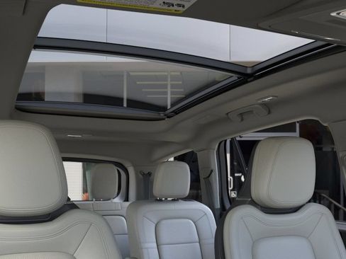 Used 2025 Lincoln Aviator Reserve w/ Equipment Group 201A AWD/4WD image 22