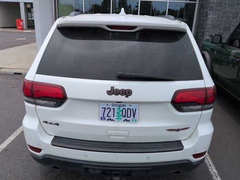 Used 2018 Jeep Grand Cherokee Trailhawk w/ Trailhawk Luxury Group AWD/4WD image 5