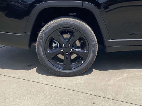 New 2026 Jeep Grand Cherokee L Limited RWD image 37