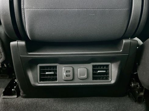 Used 2021 Chevrolet Silverado 1500 RST w/ Bed Protection Package AWD/4WD image 26