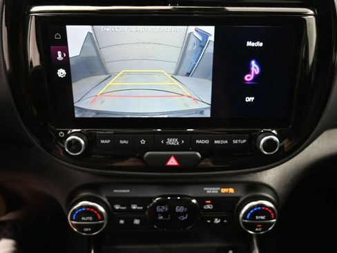 Used 2023 Kia Soul EX FWD image 9
