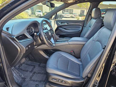 Used 2023 Buick Enclave Essence image 12