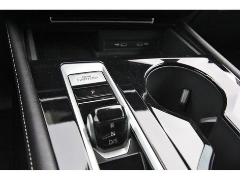 Used 2024 Volkswagen Atlas SE FWD image 23