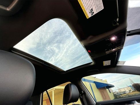 Used 2017 Volkswagen GTI Autobahn image 15