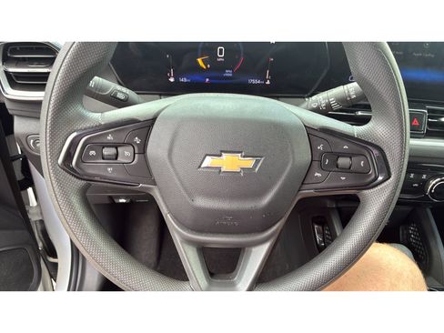Used 2025 Chevrolet TrailBlazer LT FWD image 22