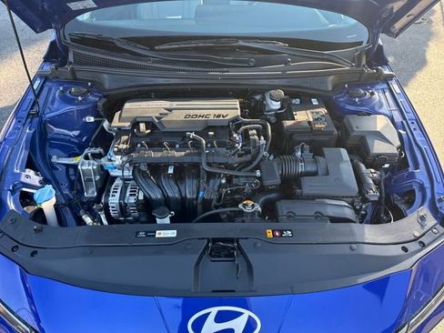 Certified 2025 Hyundai Elantra Limited image 22
