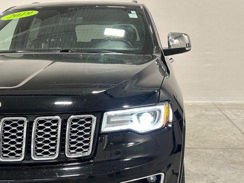Used 2019 Jeep Grand Cherokee Overland image 10