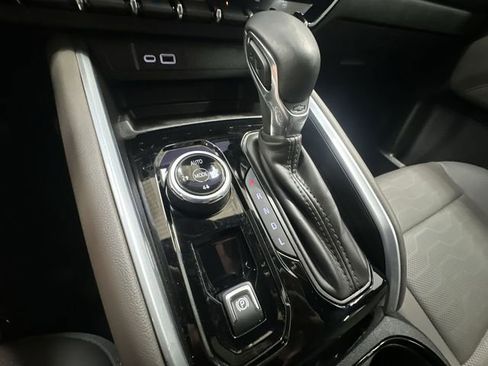 Used 2025 Chevrolet Colorado ZR2 w/ Technology Package image 23