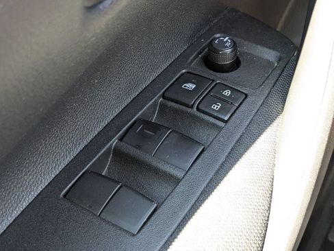 Used 2025 Toyota Corolla LE FWD image 22