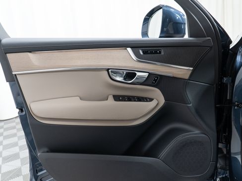 New 2026 Volvo XC90 B6 Core AWD/4WD image 11