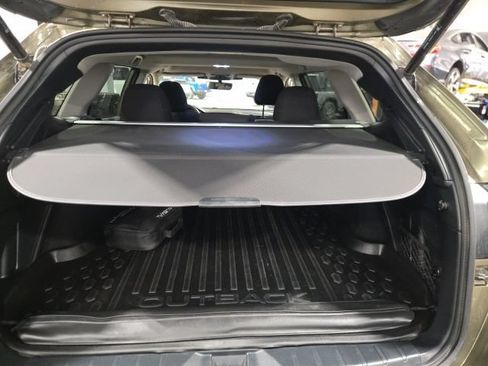 Used 2025 Subaru Outback Premium AWD/4WD image 12