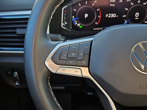 Certified 2023 Volkswagen Atlas SE w/ Panoramic Sunroof Package image 17