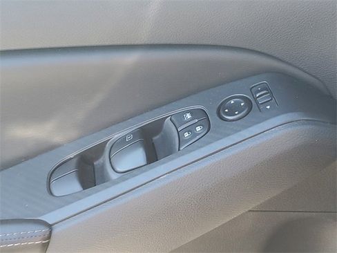 Used 2024 Nissan Altima 2.5 SV image 23