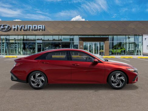 New 2025 Hyundai Elantra SEL image 36