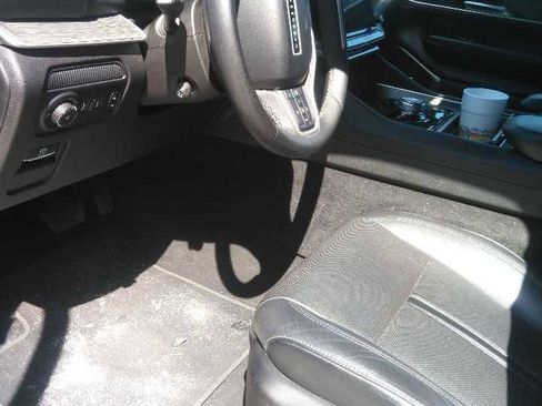 Used 2024 Jeep Wagoneer L Series II RWD image 10