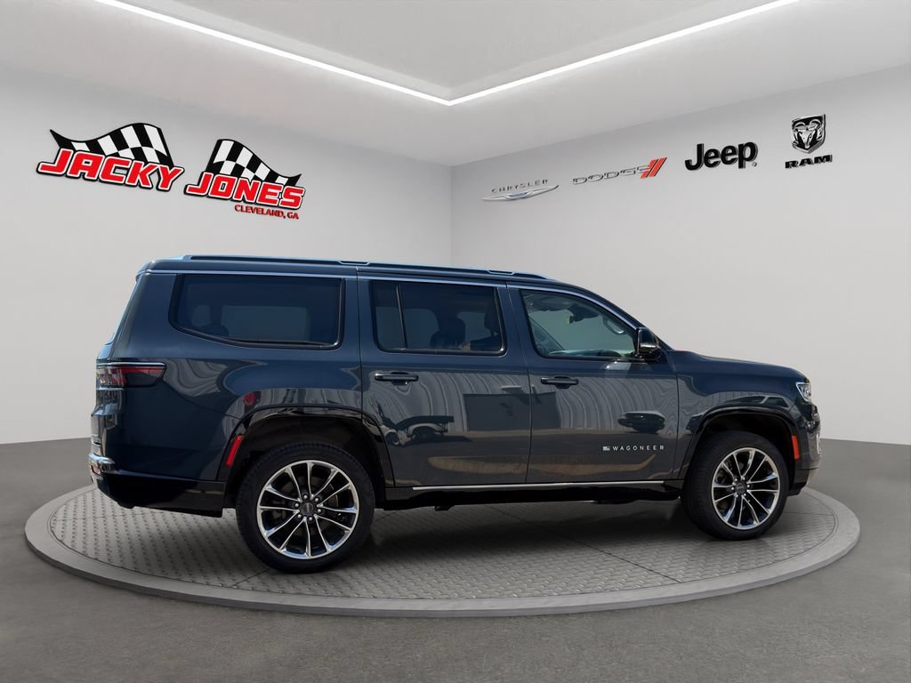 Used 2024 Jeep Wagoneer Series III w/ Premium Group I AWD/4WD image 9
