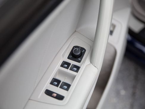 Used 2022 Volkswagen Tiguan SEL R-Line image 20