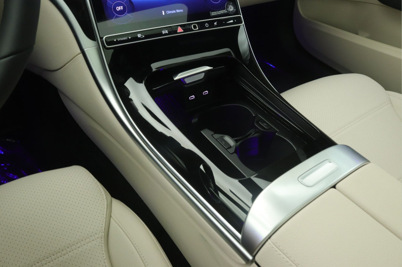 New 2026 Mercedes-Benz C 300 4MATIC Sedan image 6
