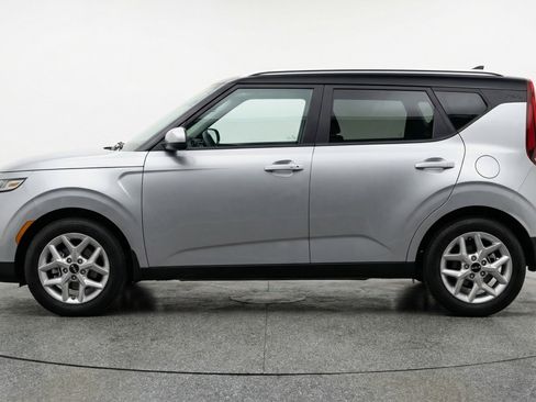Used 2025 Kia Soul LX w/ LX Technology Package image 5