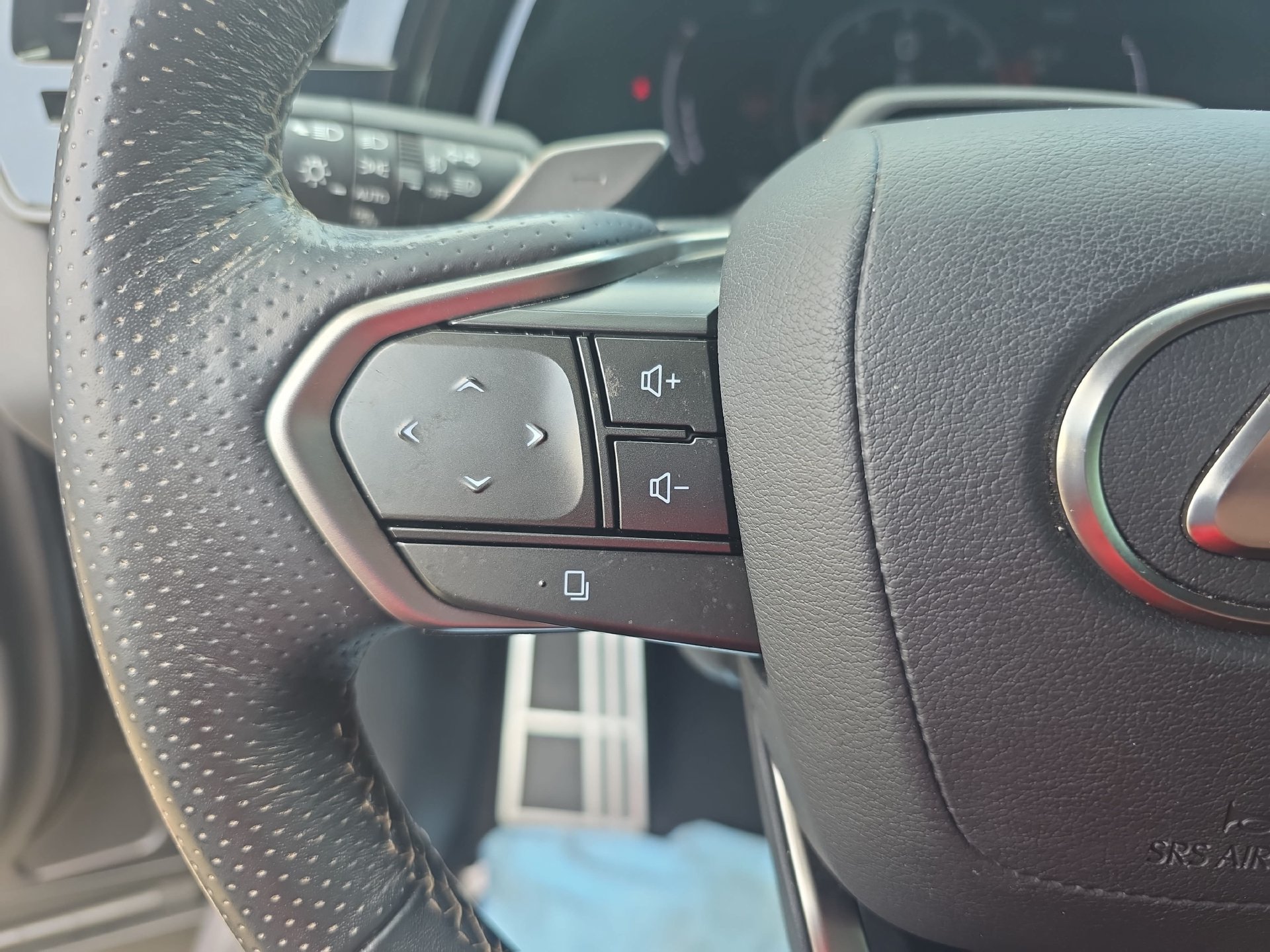 Used 2024 Lexus RX 350 F Sport w/ Convenience Package AWD/4WD image 17