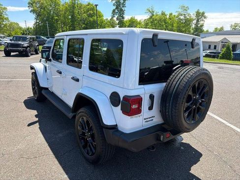 Certified 2025 Jeep Wrangler Unlimited Sahara AWD/4WD image 4