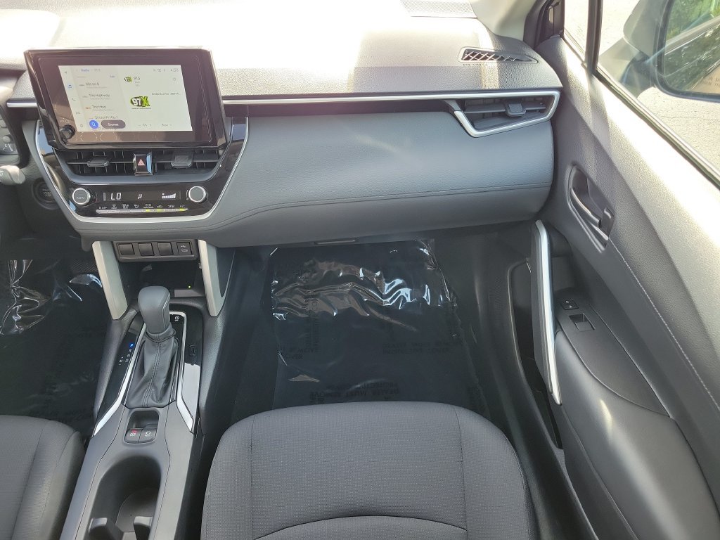 Used 2025 Toyota Corolla Cross LE w/ Moonroof Package FWD image 15