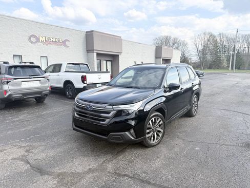 Used 2025 Subaru Forester Touring image 2