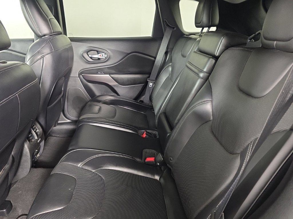 Used 2019 Jeep Cherokee Limited AWD/4WD image 29