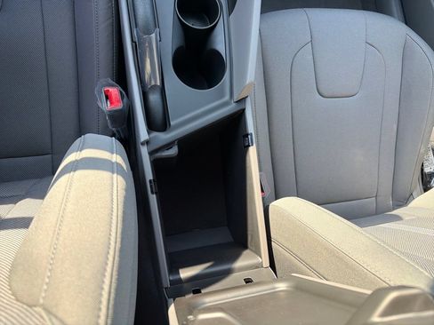 Used 2026 Hyundai Elantra SE FWD image 28