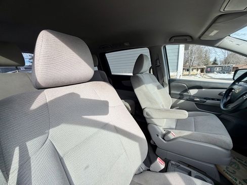 Used 2011 Honda Odyssey LX image 18