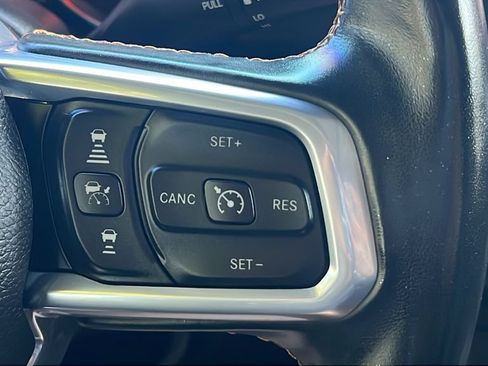 Used 2021 Jeep Gladiator Overland AWD/4WD image 25