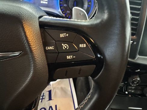 Used 2016 Chrysler 300 S image 6