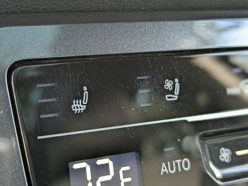 Certified 2022 Volkswagen Tiguan SEL R-Line image 24