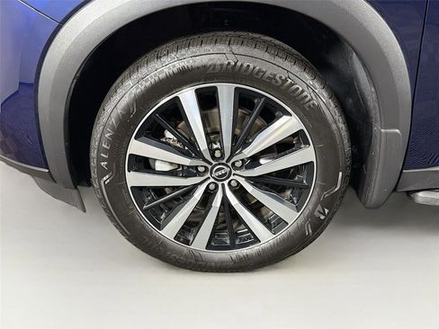 Used 2025 Nissan Pathfinder Platinum AWD/4WD image 32